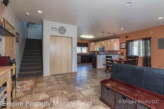 Building Photo - 2175 Chateau Ct