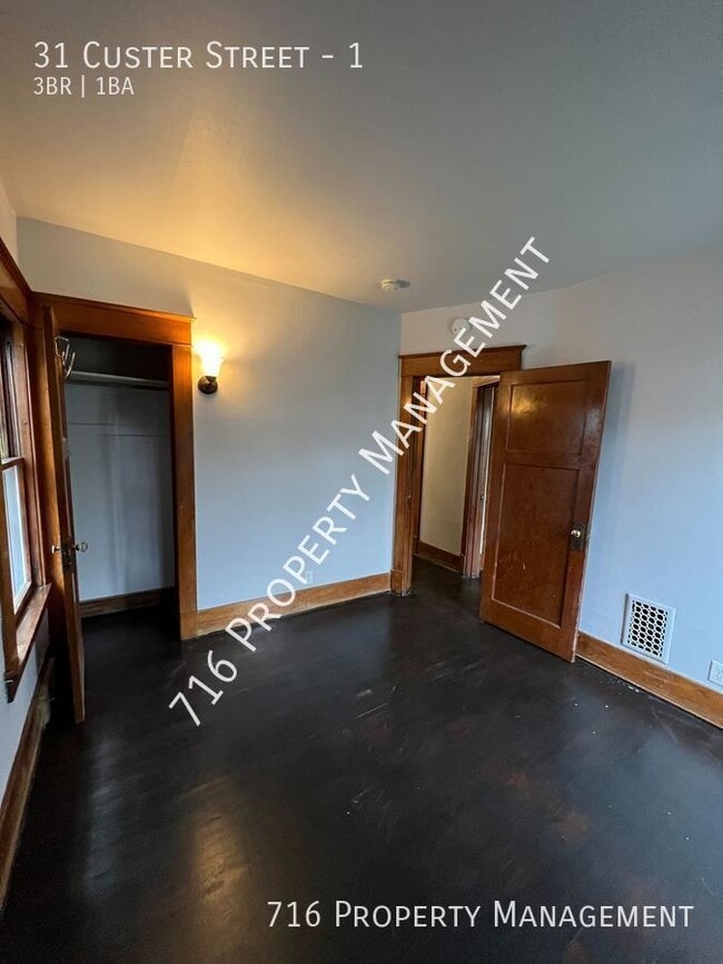 Building Photo - 31 Custer St