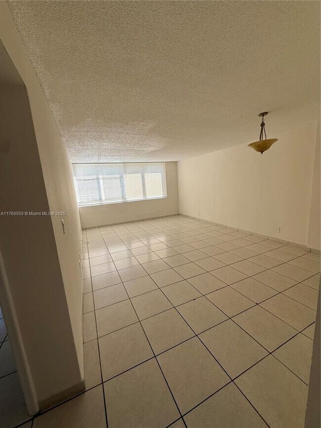 Foto del edificio - 9143 SW 77th Ave