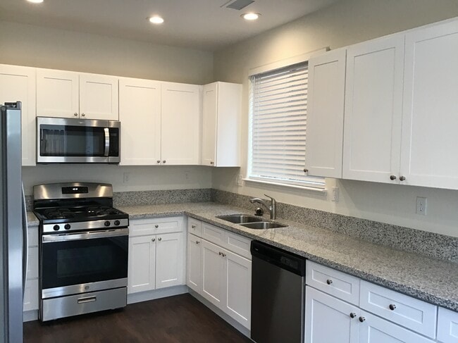 Building Photo - 1940 Black Sand Dr