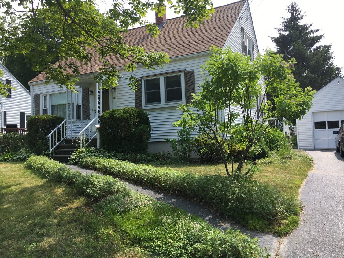 Primary Photo - 100 E Commonwealth Dr