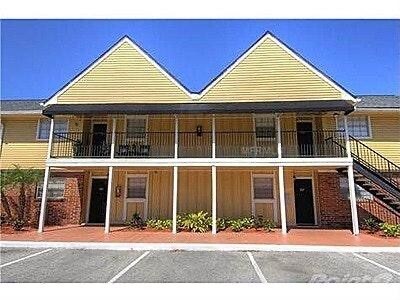 Primary Photo - 200 Country Club Dr