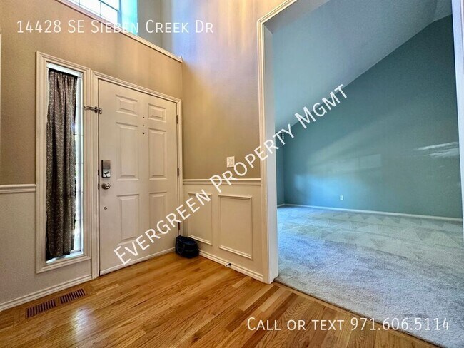 Building Photo - Awe-Inspiring Home in Clackamas! | $2,995 ...