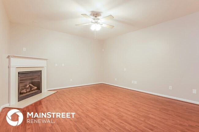 Foto del edificio - 235 River Hills Dr