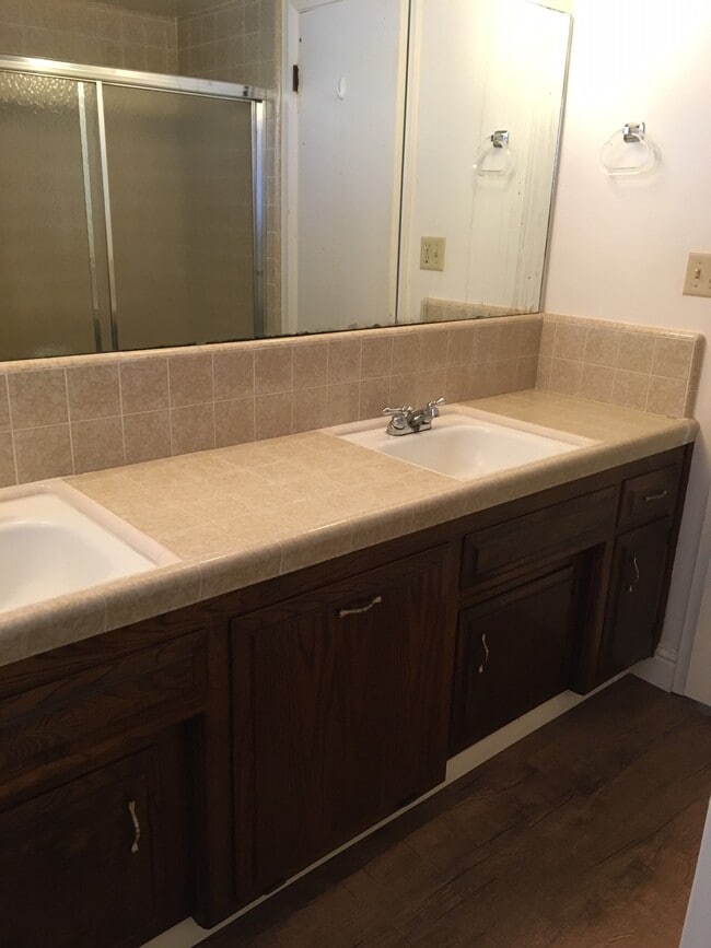 Foto del edificio - 5609 Logan St