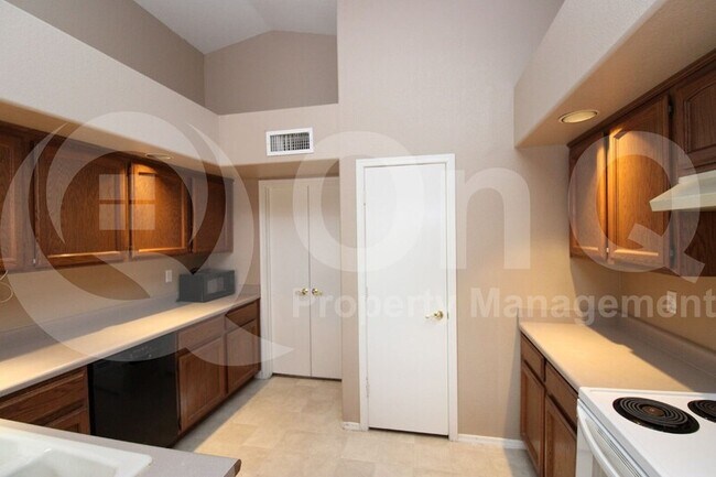 Foto del edificio - 1450 South Villas Court