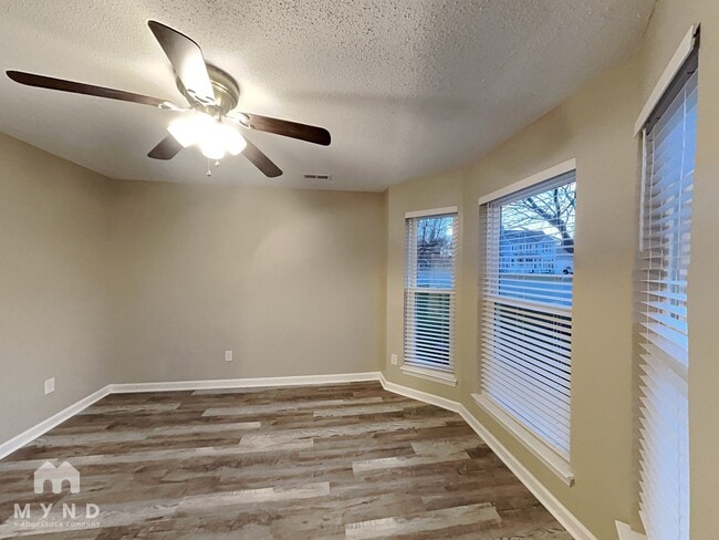 Foto del edificio - 614 Chance Rd