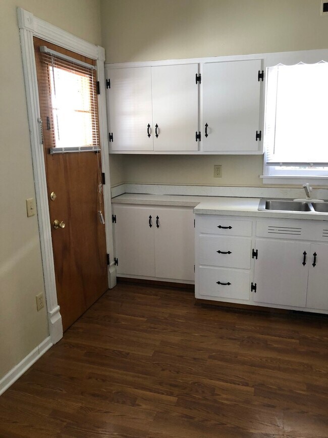 Foto del edificio - 452 Iowa Ave