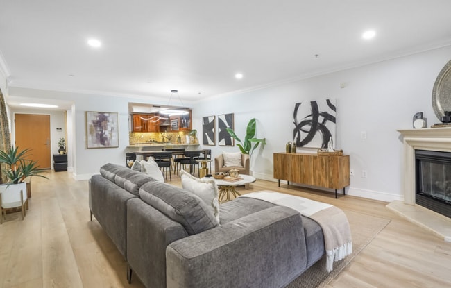 Building Photo - 1878 Greenfield Ave