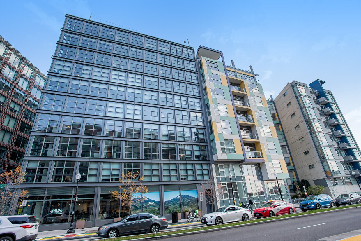 Foto principal - 929 Florida Ave NW