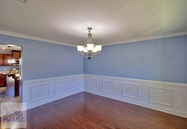 Foto del edificio - 702 Auburn Cv