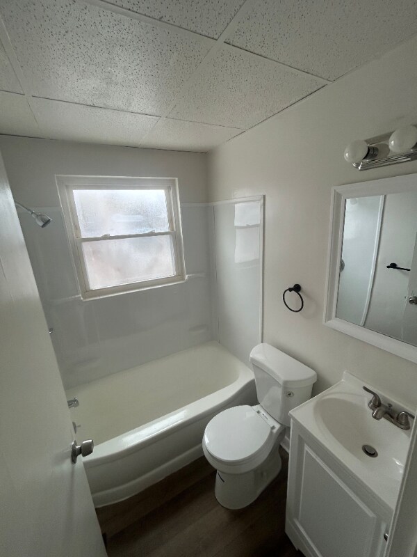 Building Photo - 2616 Newport Ave