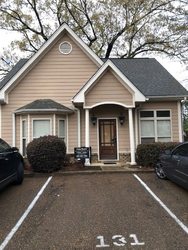 Building Photo - 131 Falls Grove Drive