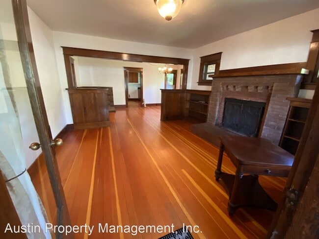 Building Photo - 2 br, 1 bath House - 1404 NW 1st Street (M...