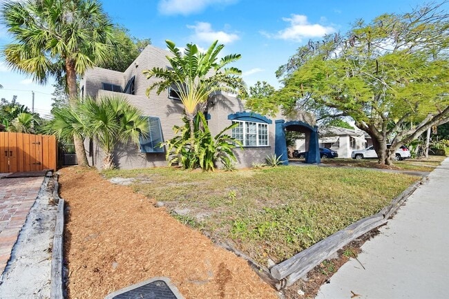 Photo - 310 Columbia Dr House