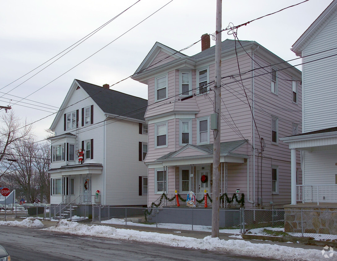 Building Photo - 829-837 Maple St