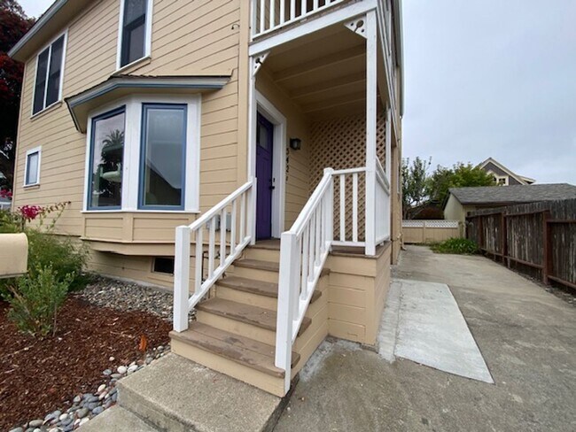 Foto del edificio - 542 Pine Ave