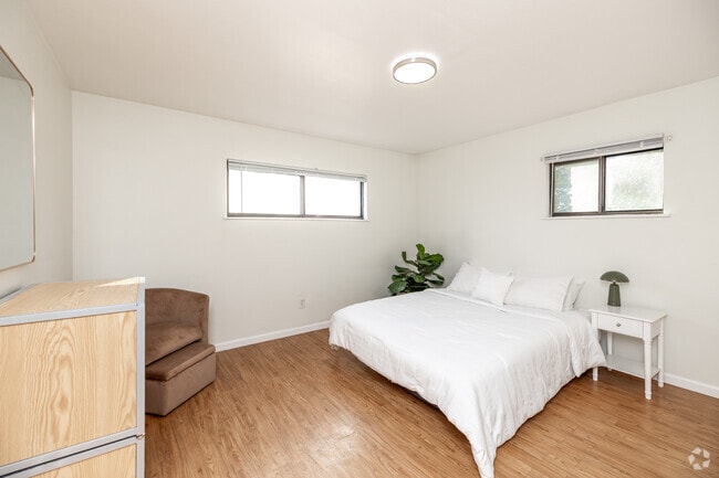 2 habitaciones, 1 baño - Primer dormitorio - Manville Terrace