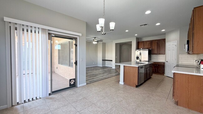 Building Photo - 10038 W Levi Dr