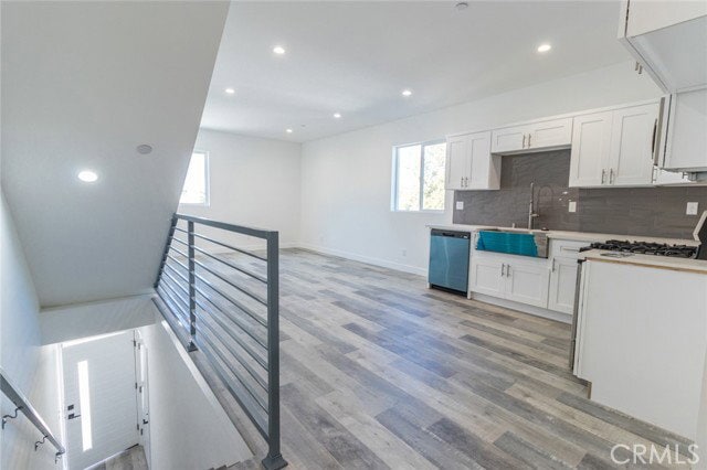 Building Photo - 5144 Riverton Ave