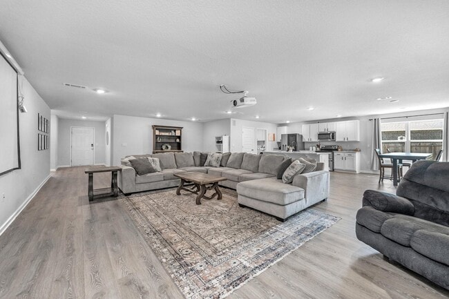 Building Photo - 6537 Torrey Pnes Trce