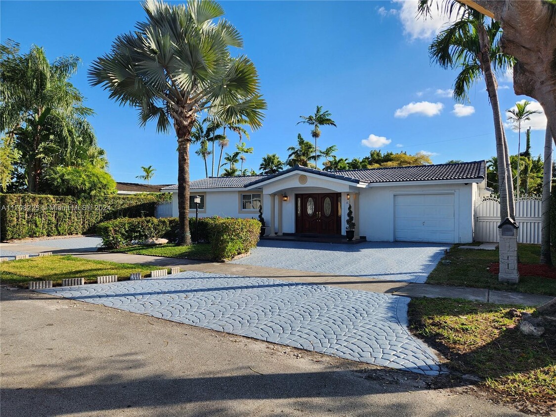 Foto principal - 8330 SW 43rd St