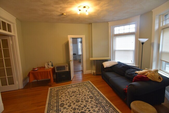 Foto del edificio - 1887 Beacon St