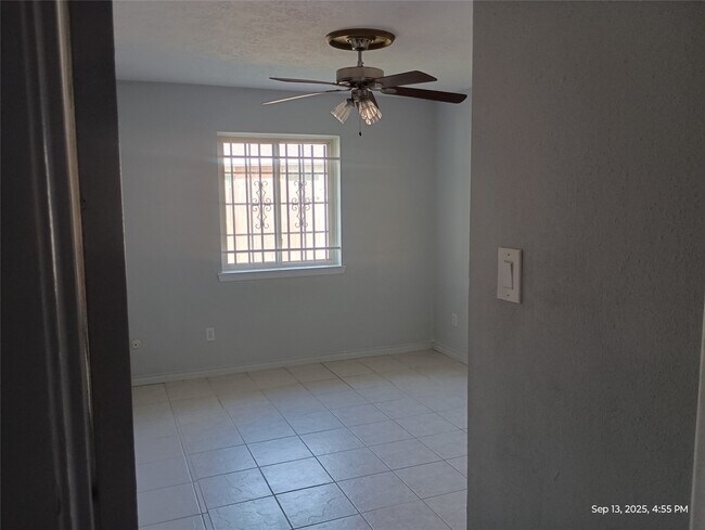 Foto del edificio - 2722 Lower Valley Dr