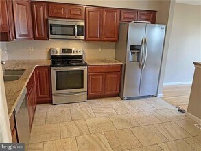 Building Photo - 337 Avi Dr