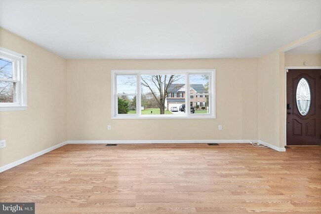 Foto del edificio - 7310 Lanham Ln
