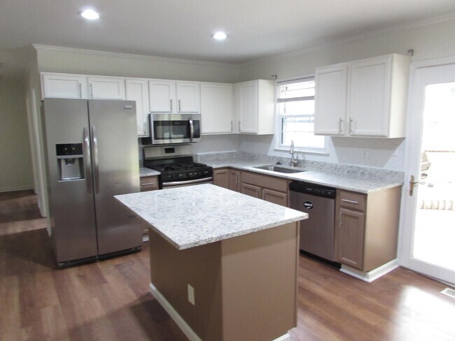 Building Photo - 3002 Fallswood Dr