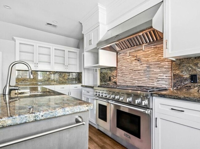 Building Photo - 921-923 30th Street