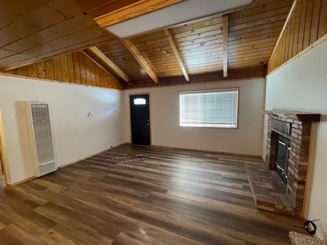 Foto del edificio - 609 Elysian Blvd