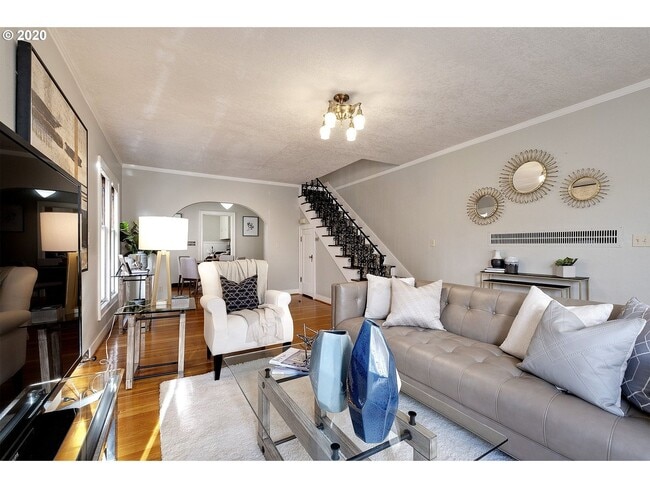 Foto del edificio - 2 Bed 1.5 Bath End-unit townhome in the 