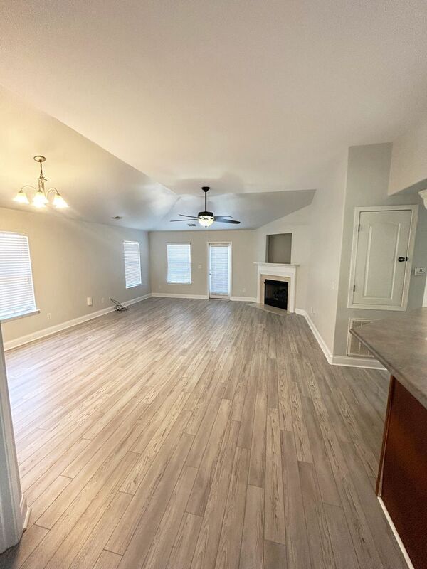 Building Photo - 104 Crisfield Cir