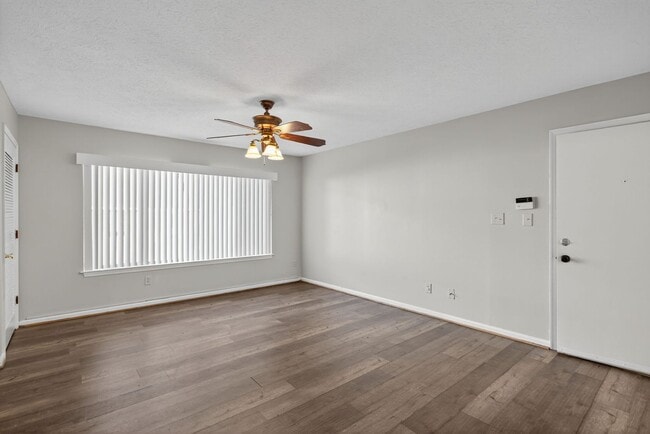 Building Photo - 206 Pacific Dr