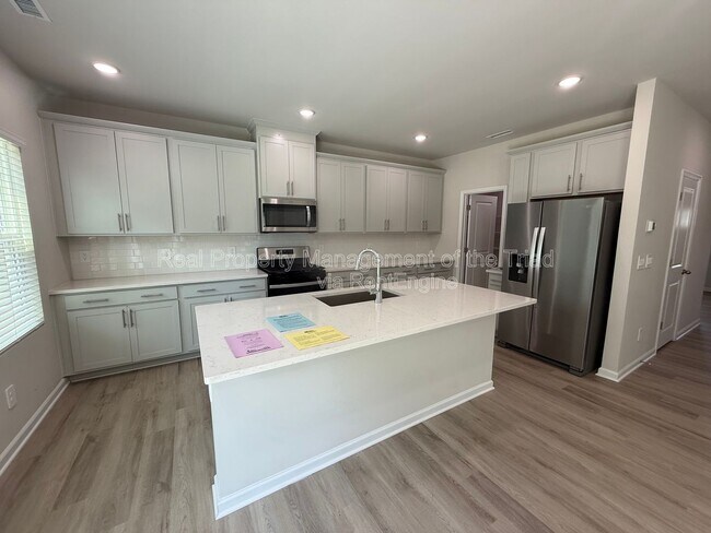 Foto del edificio - 2215 Cherry Creek Rd