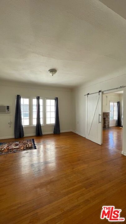 Foto del edificio - 635 N Plymouth Blvd