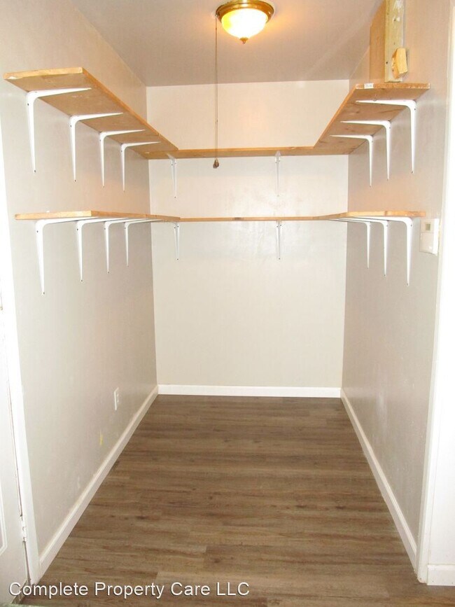 Building Photo - 3 br, 1 bath House - 2906 Hamaker St