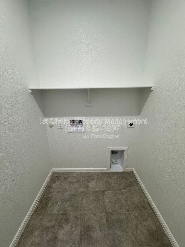 Foto del edificio - 7948 Oaktown Dr