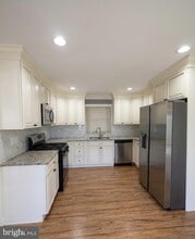 Building Photo - 34 Hopkins Ln