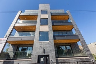 Building Photo - 2514 W Diversey Ave