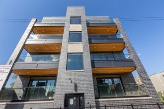 Building Photo - 2508 W Diversey Ave