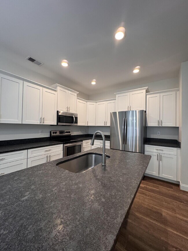 Foto del edificio - Beautiful 5-Bed, 3-Bath Home in Travelers ...