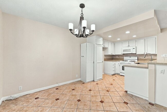 Foto del edificio - 5706 Old Village Rd