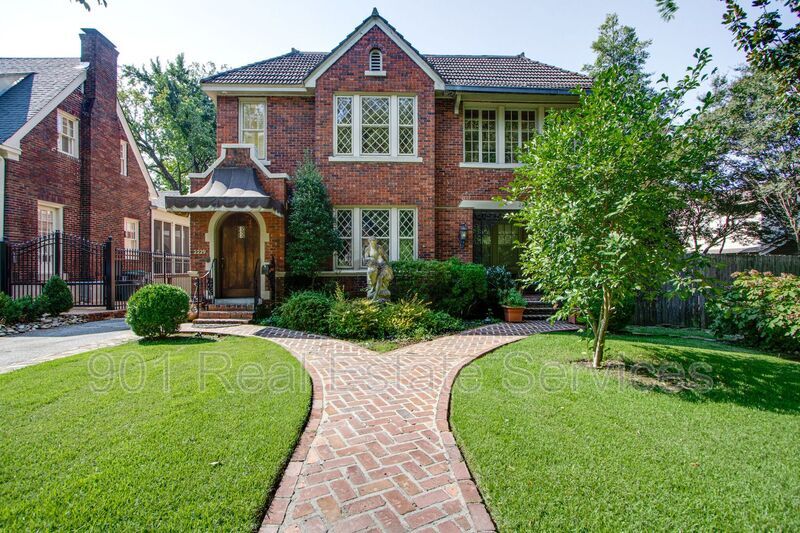 Foto principal - 2229 Jefferson Avenue