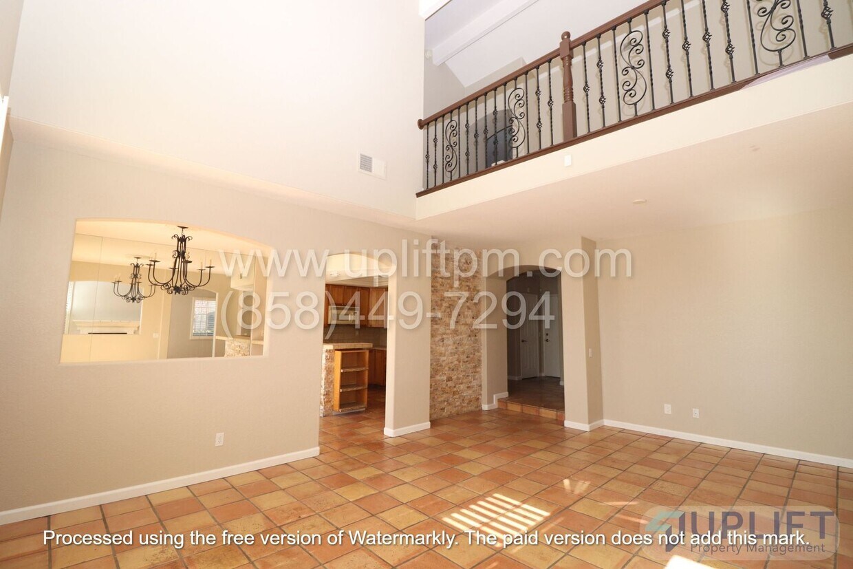 Foto principal - 4 BED/3.5 BATH Townhome with Dual Master S...