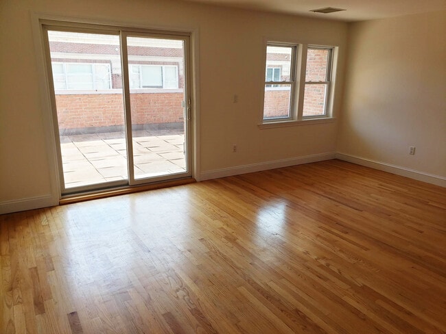 Living Room - 59 Church St (Cambridge, MA) Apartments