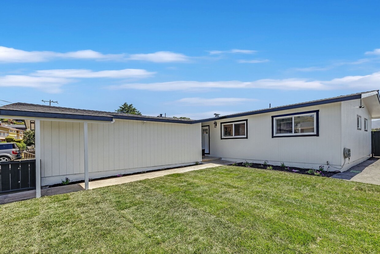 Primary Photo - Bright Pacifica Corner Home with Modern Co...