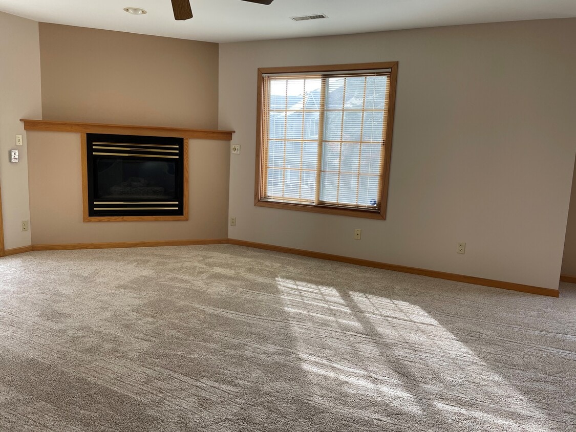 18275 Brookfield Lake Dr Unit 91, Brookfield, WI 53045 Condo for Rent